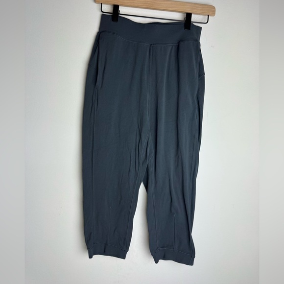 Lululemon Rejuvenate Crop 18" Pants Size 4 - Picture 2 of 8